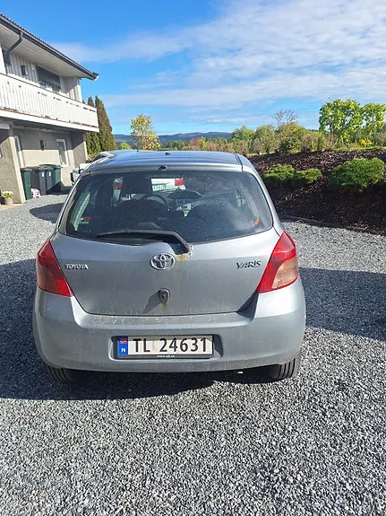 Toyota Yaris 2007 photo 2