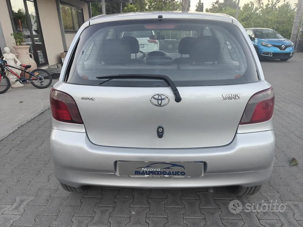 Toyota Yaris 1999 photo 4