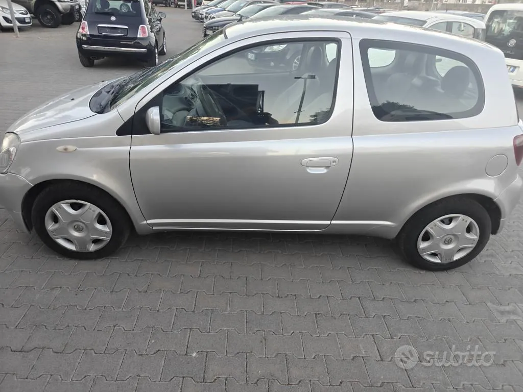 Toyota Yaris 1999 photo 5