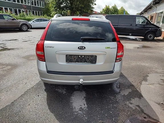 Kia Ceed 2011 photo 4