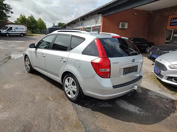 Kia Ceed 2011 photo 3