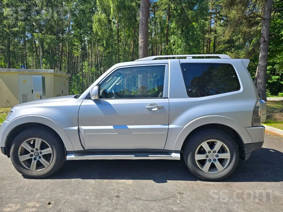 Mitsubishi Pajero 2008 photo 2