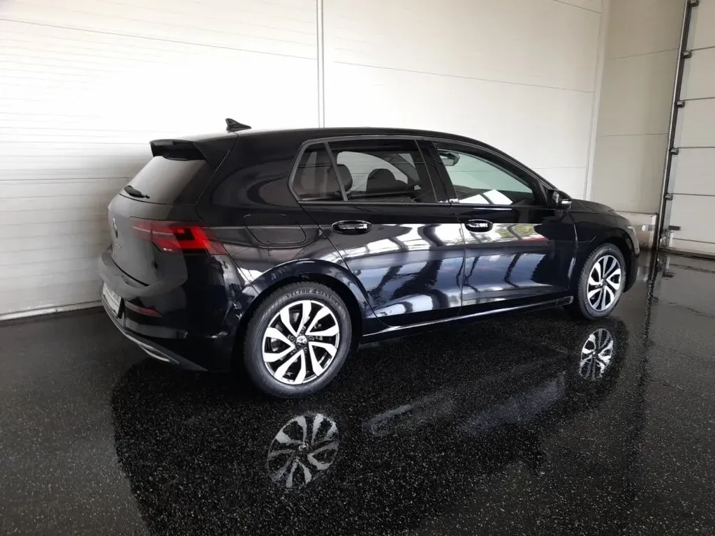 Volkswagen Golf 2022 photo 2
