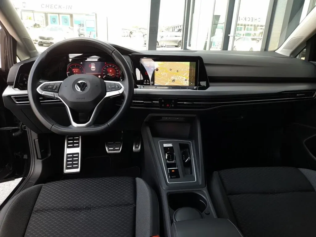Volkswagen Golf 2022 photo 3
