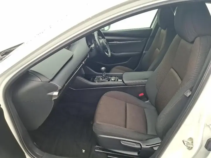 Mazda Mazda3 2022 photo 5