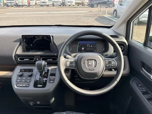 Honda Freed E:Hev 2026 photo 2
