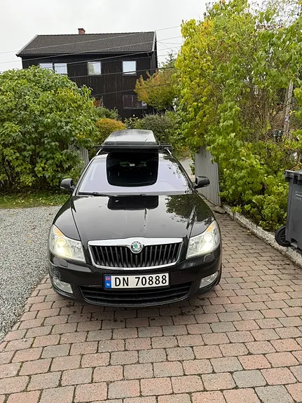 Skoda Octavia 2012 photo 2