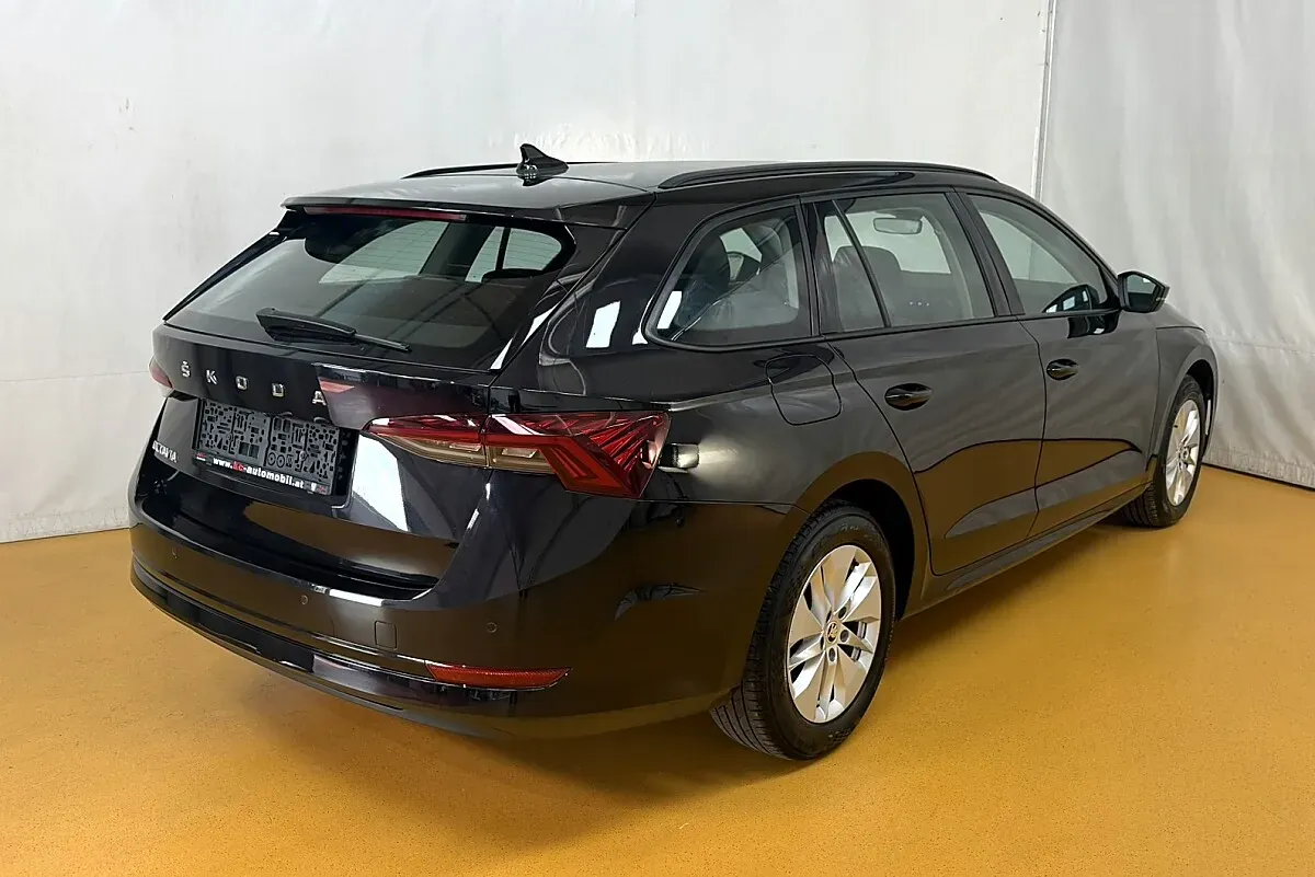 Skoda Octavia 2022 photo 3