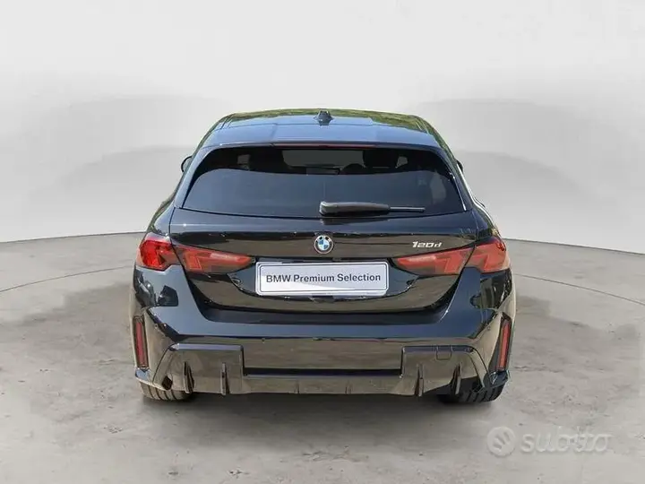 BMW 1 Series 2025 photo 3