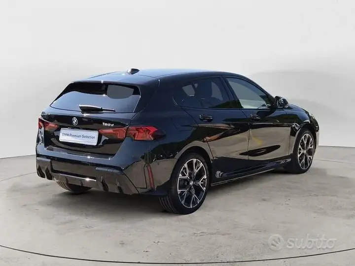 BMW 1 Series 2025 photo 4