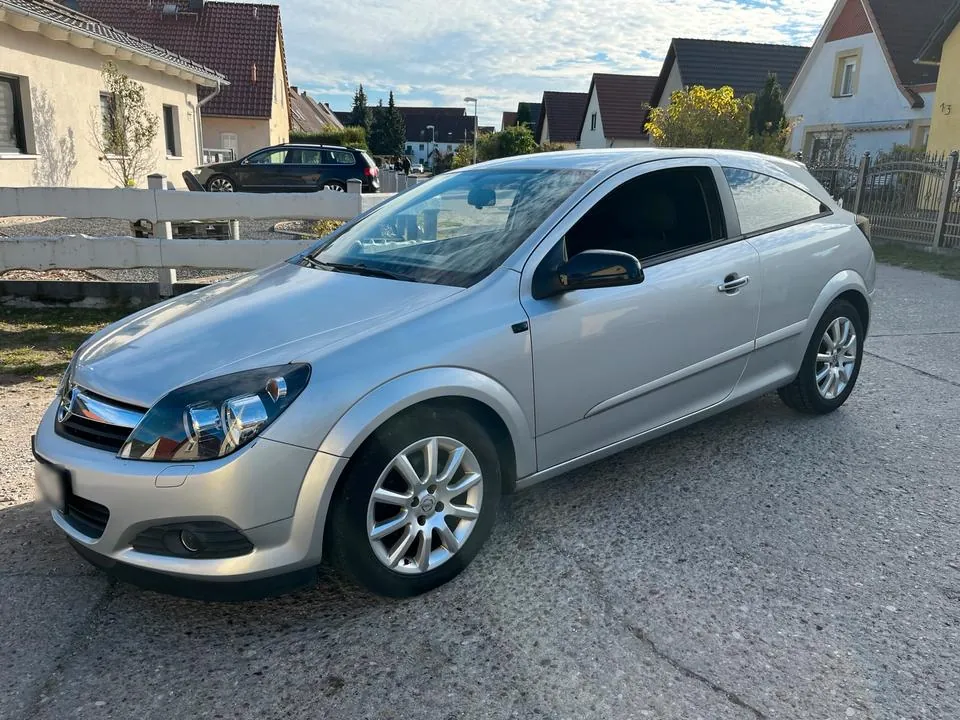 Opel Astra H Gtc