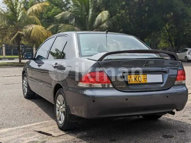 Mitsubishi Lancer 2011 photo 2