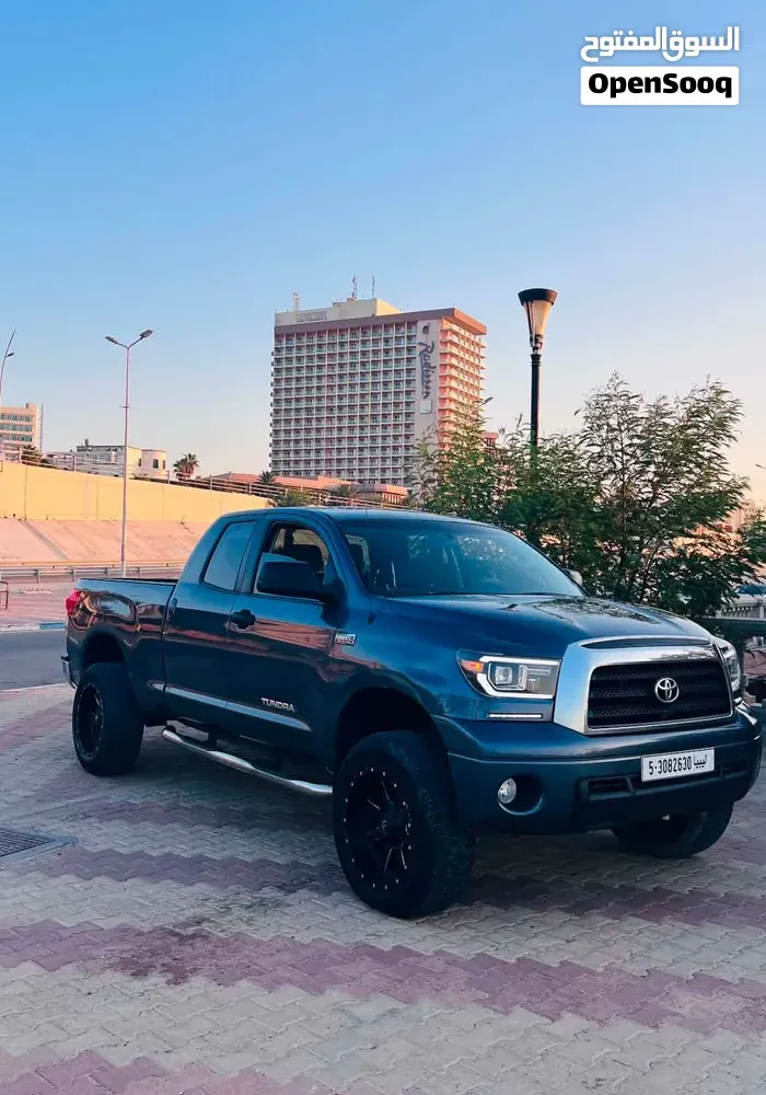 Toyota Tundra 2010 photo 3