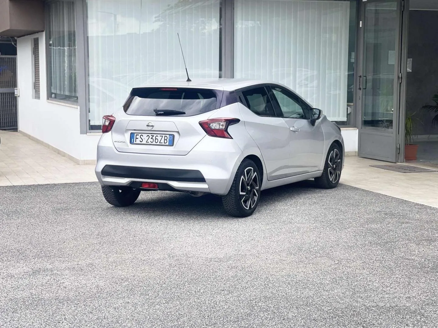 Nissan Micra 2018 photo 5