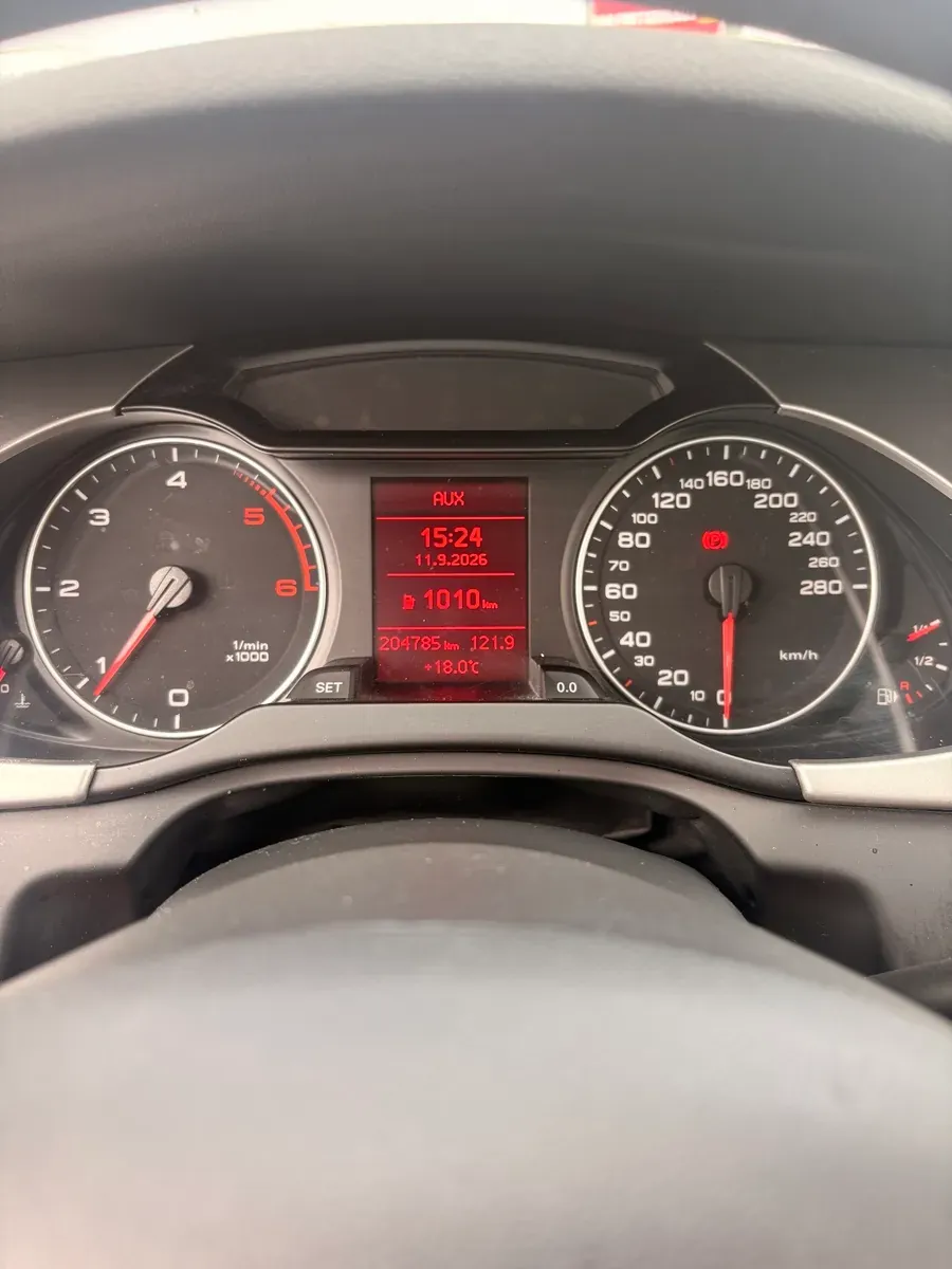 Audi A4 2010 photo 3