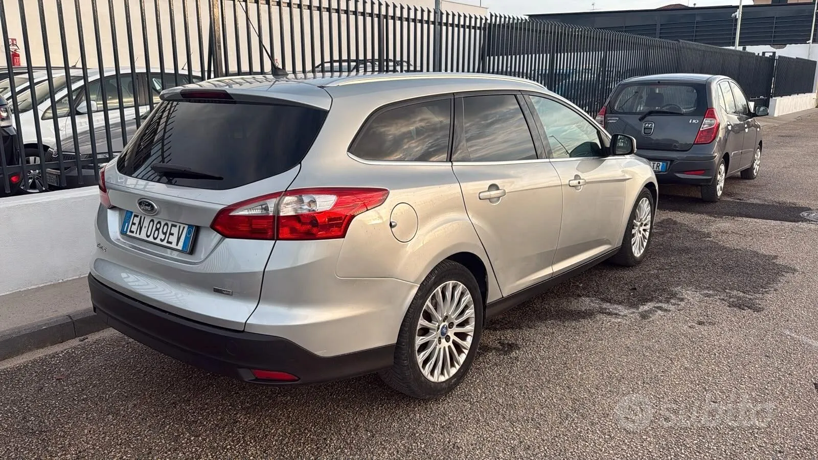 Ford Focus 2012 photo 2