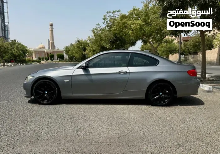 BMW 3 Series 2011 photo 4