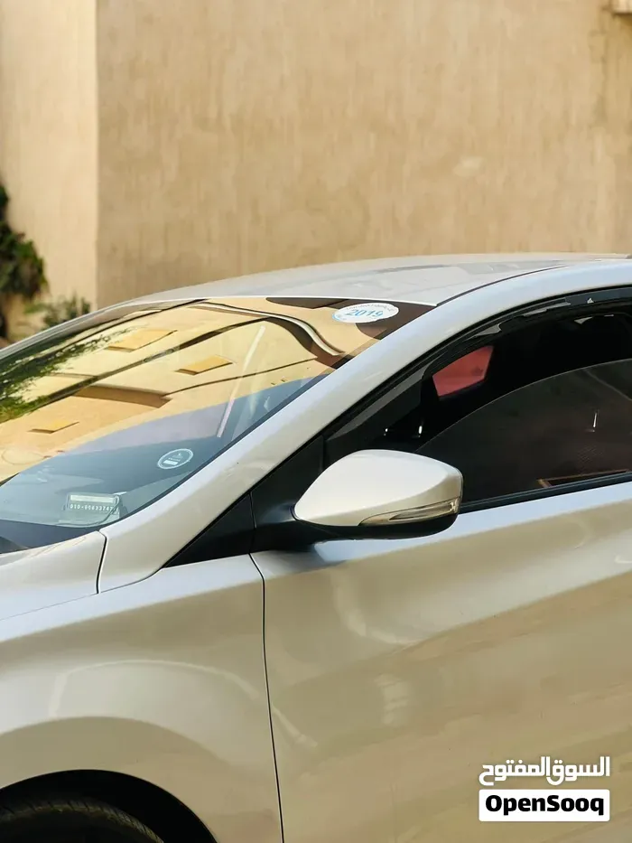 Hyundai Elantra 2012 photo 2