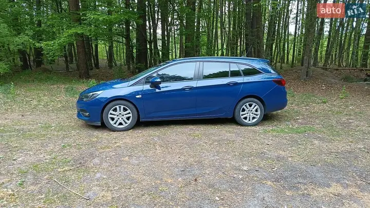 Opel Astra 2020 photo 2