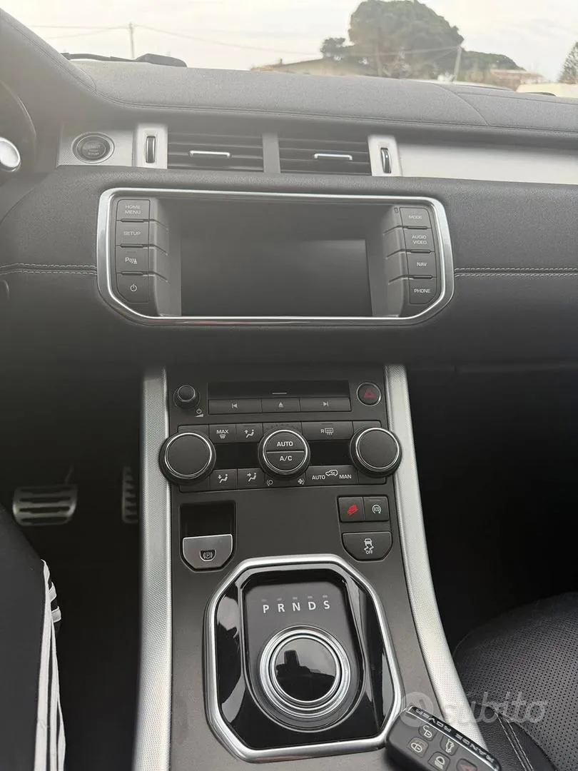Land Rover Range Rover Evoque 2015 photo 2