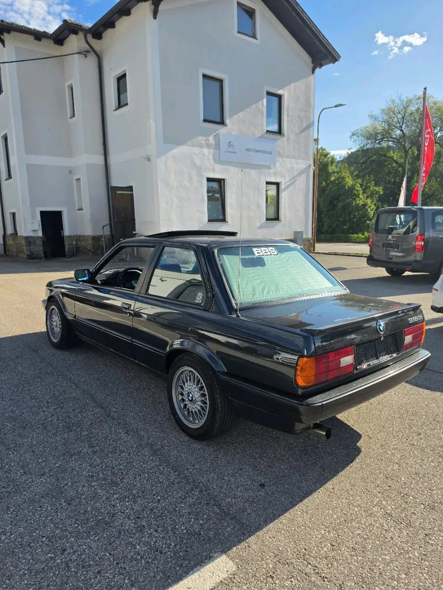 BMW 3 Series 1989 photo 3
