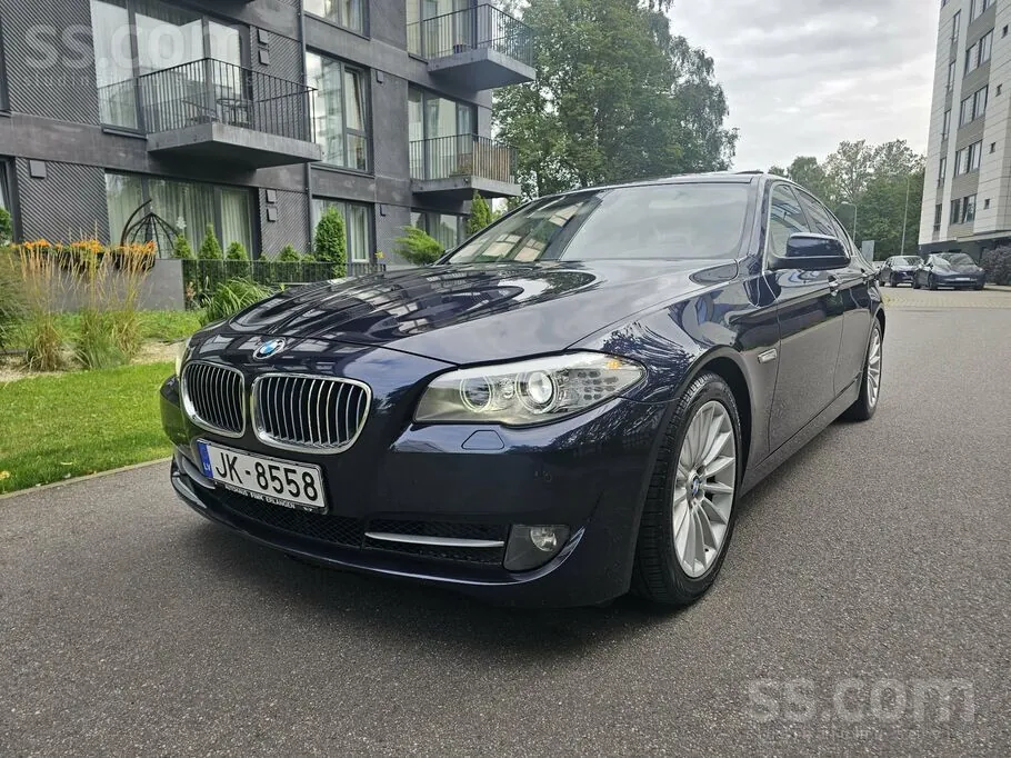 BMW F10 2011 photo 2