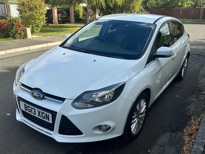 Ford Focus 2013 photo 2