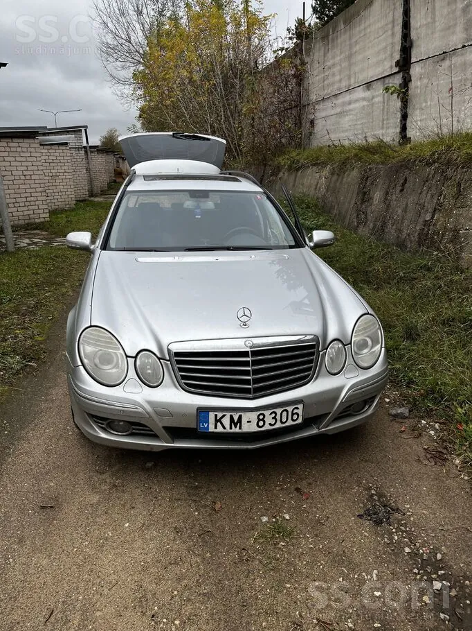 Mercedes-Benz E220