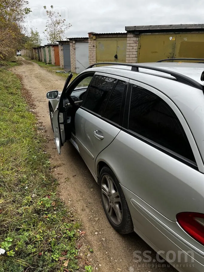 Mercedes-Benz E220 2008 photo 4