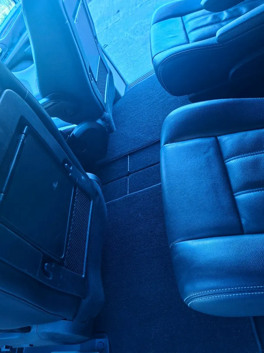 Lancia Voyager 2011 photo 3