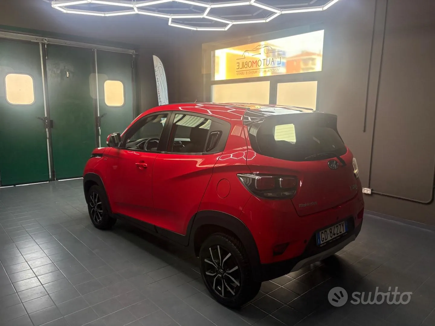 Mahindra Kuv100 2021 photo 4