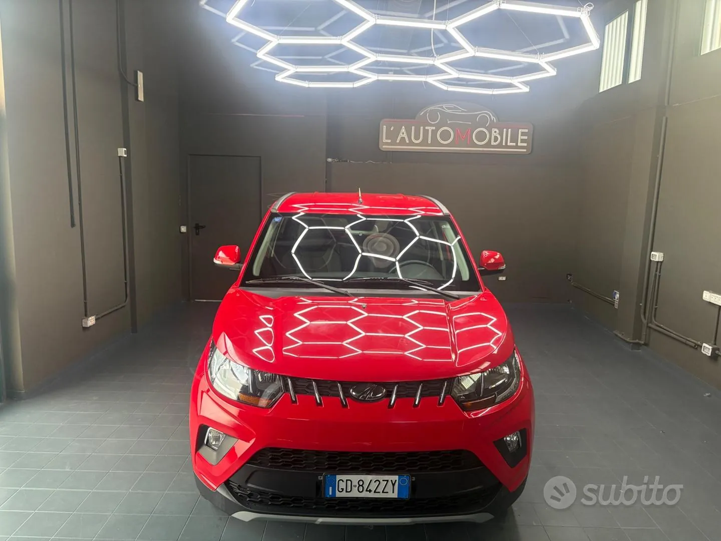 Mahindra Kuv100 2021 photo 2