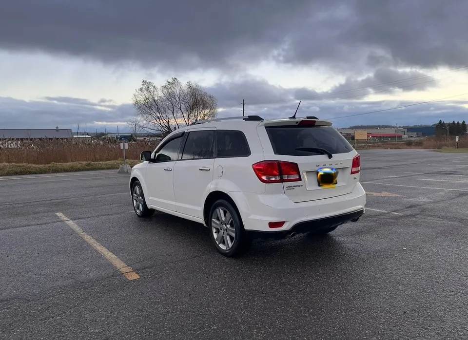 Dodge Journey 2011 photo 3