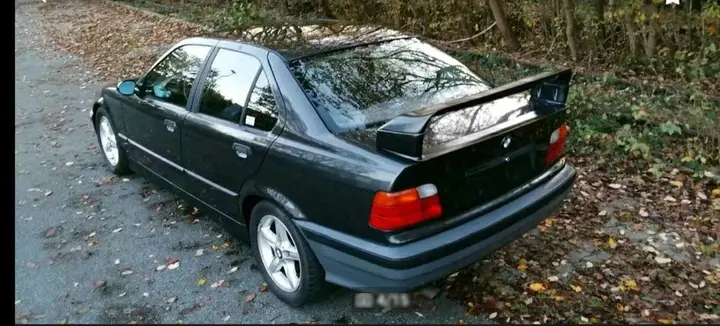 BMW 320I