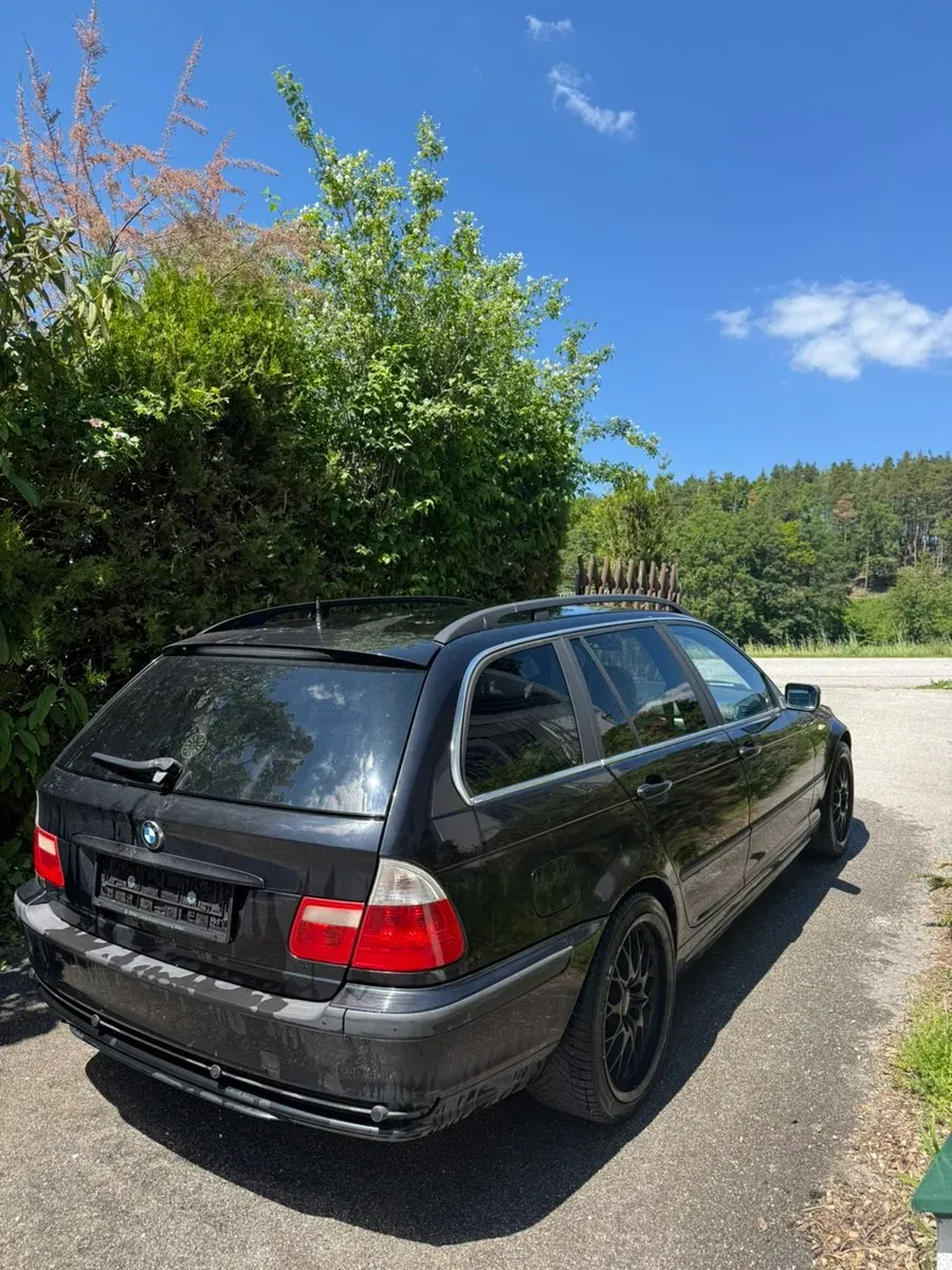 BMW 3 Series 2004 photo 3