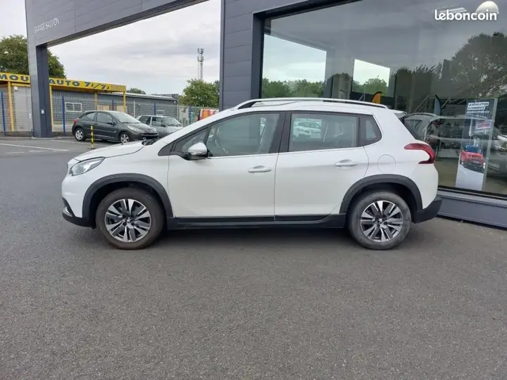Peugeot 2008 2017 photo 3