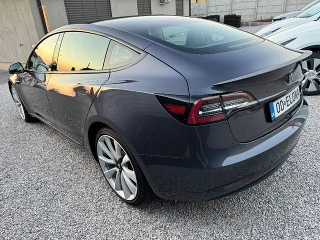 Tesla Model 3 2021 photo 4