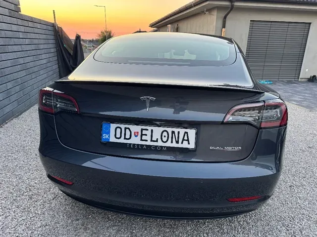 Tesla Model 3 2021 photo 3