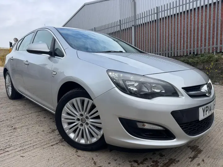Vauxhall Astra 2014 photo 3