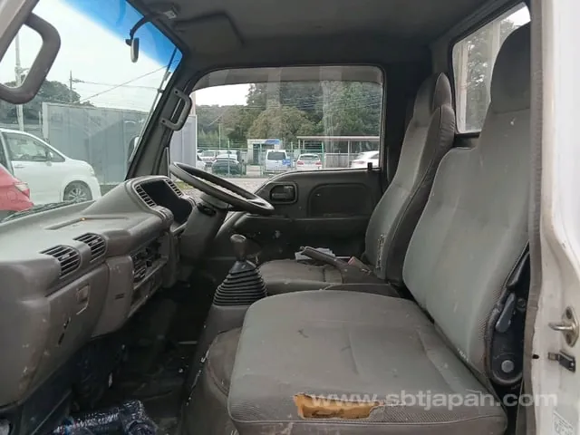 Isuzu Elf 1995 photo 3