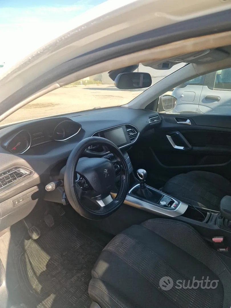 Peugeot 308 2016 photo 3