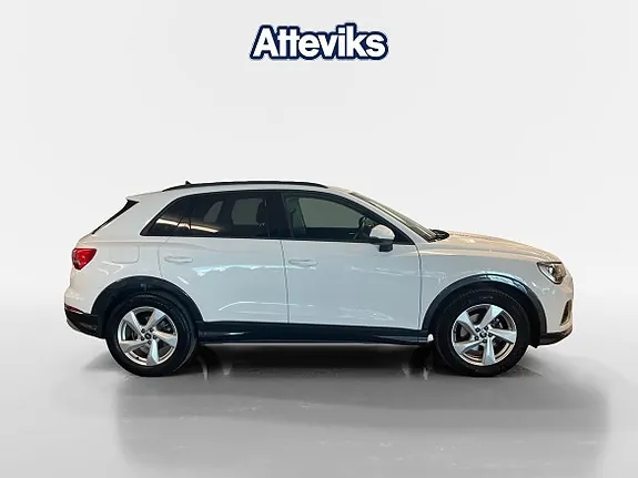 Audi Q3 2023 photo 2