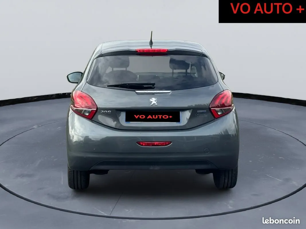 Peugeot 208 2016 photo 3