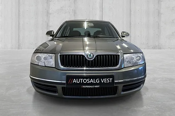 Skoda Superb 2008 photo 2