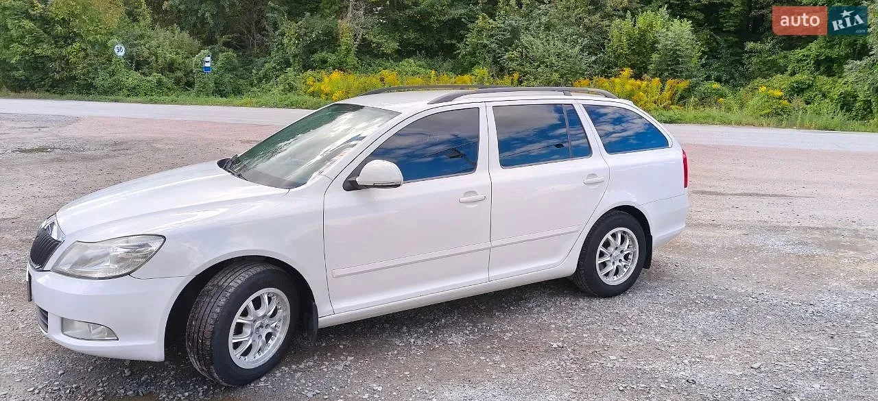 Skoda Octavia 2010 photo 4