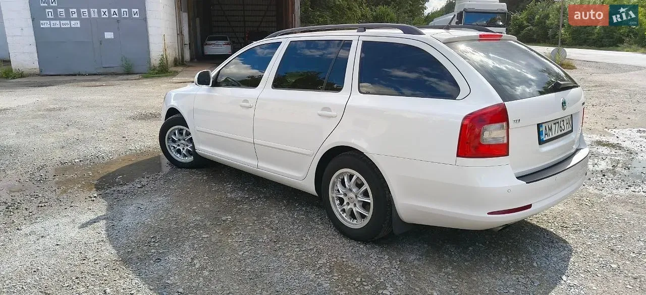 Skoda Octavia 2010 photo 5