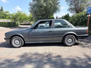BMW 325 E30 1986 photo 2