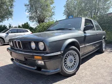 BMW 325 E30