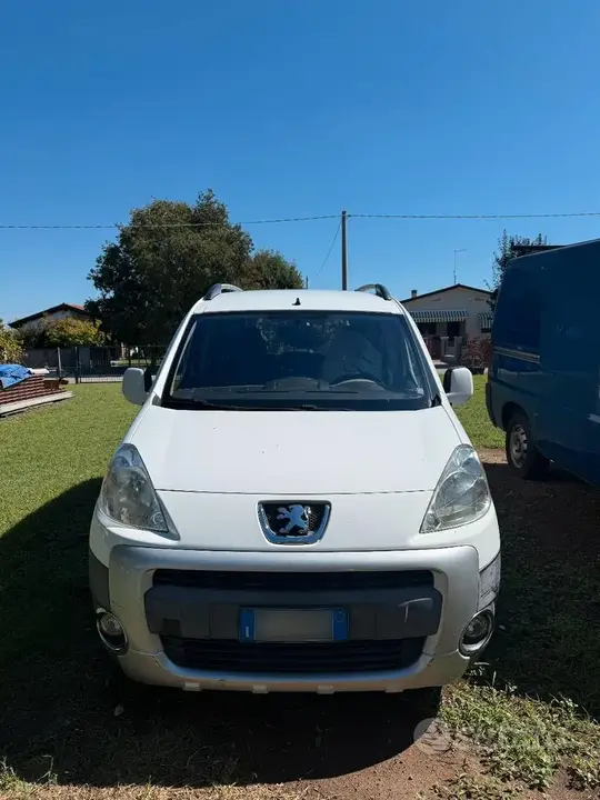 Peugeot Partner 2012 photo 2