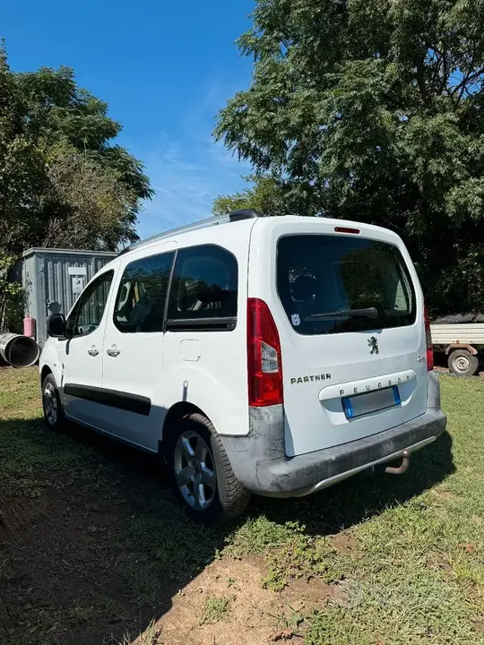 Peugeot Partner 2012 photo 4